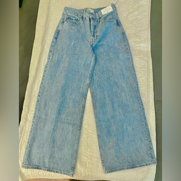 SALE • Abercrombie High Rise Wide Leg Jeans • 26 short - Picture 2 of 10